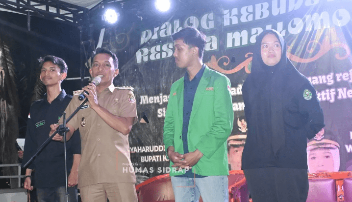 Bupati Sidenreng Rappang (Sidrap) Syaharuddin Alrif membuka Dialog Kebudayaan dan Resopa Mallomo Fest di Taman Usman Isa, Kelurahan Pangkajene, Kecamatan Maritengngae