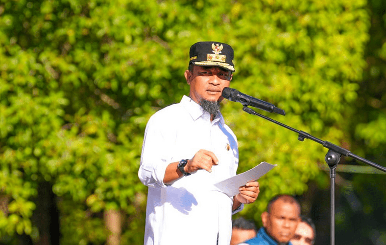 Gubernur Sulawesi Selatan, Andi Sudirman Sulaiman berkomitmen membuka akses jalan menuju Kecamatan Seko, Kabupaten Luwu Utara, tahun ini.