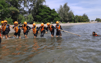PT Vale IGP Pomalaa dan Basarnas Kendari Latih Masyarakat Samaturu Keterampilan SAR