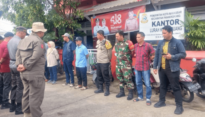 Pemkot Makassar Tertibkan Lapak Liar, Arus Lalu Lintas Jalan Saripa Kembali Lancar