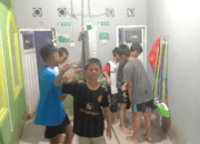 Remas Baburroyyan Griya Antang Harapan Gelar Kerja Bakti Bersihkan Masjid