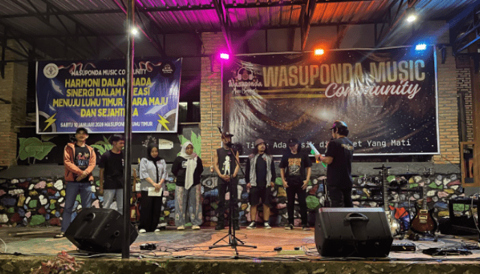 AMLT Salurkan Bantuan Alat Musik PT Vale untuk Wasuponda Music Community