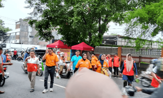 Berbagi di Bulan Ramadan, Gerakan Rakyat Makassar Rayakan HUT ke-1 dengan Aksi Nyata
