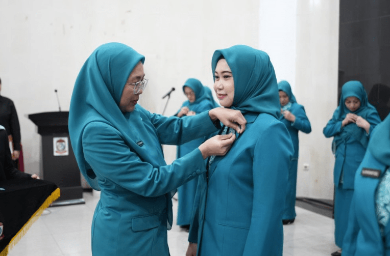 Ketua TP PKK Makassar Resmi Lantik 13 Ketua Kecamatan