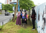 Hujan-Hujanan, Ketua TP PKK Makassar Melinda Aksa Pimpin Jumat Bersih di Losari