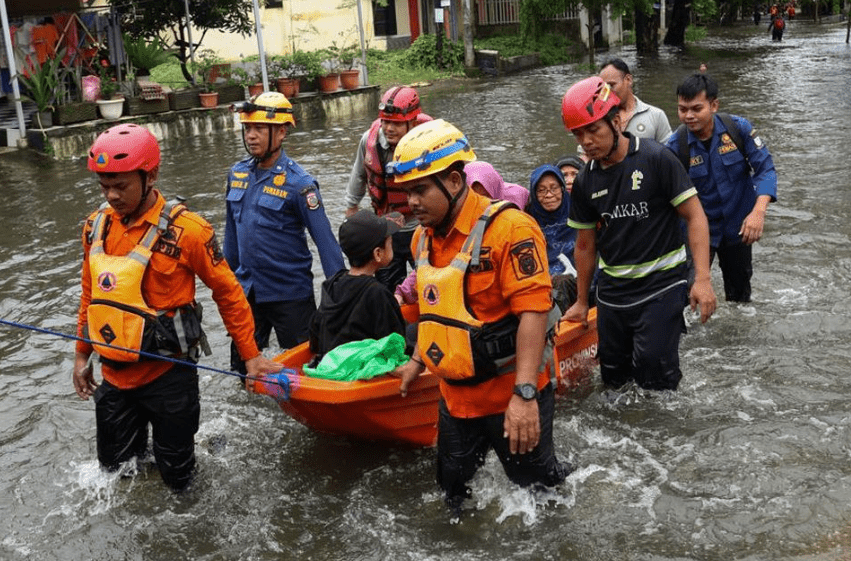 Potret banjir di Makassar