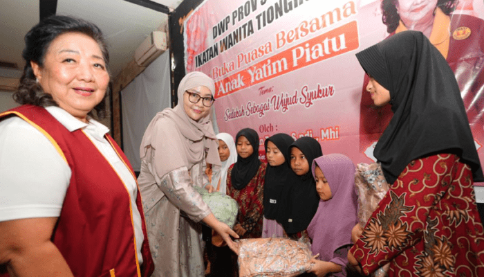 Kolaborasi DWP Sulsel dan IWATI, Santuni Ratusan Anak Yatim dalam Buka Puasa Bersama di Makassar