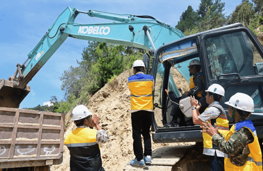 Gubernur Sulsel Groundbreaking Jalan Sabbang-Tallang-Sae, Akses Menuju Seko Terus Dikebut