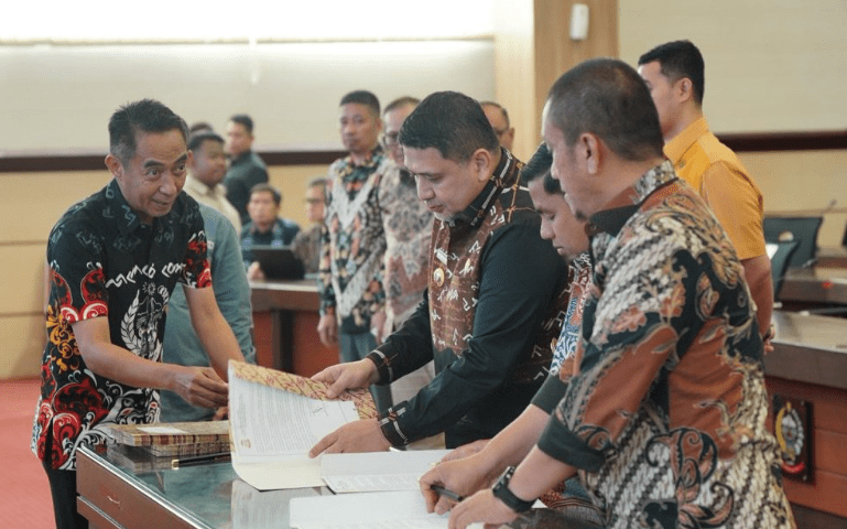 Hadiri Rakor Strategi KIE, Wali Kota Munafri Tegaskan Komitmen Atasi Sampah Makassar
