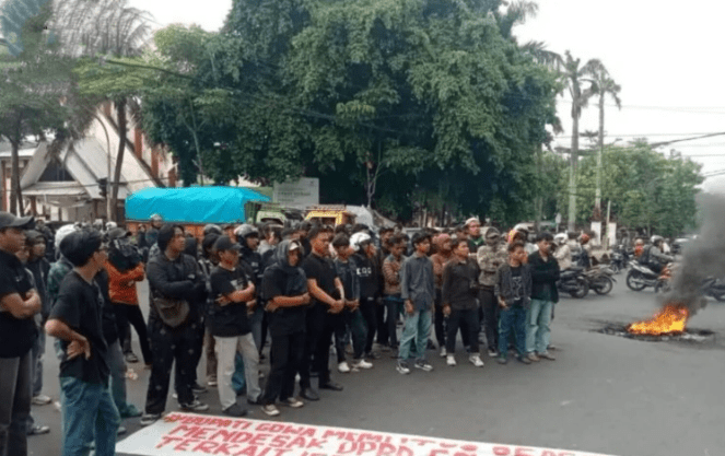 Ratusan Massa Geruduk Kantor DPRD dan Bupati Gowa, Soroti Kebijakan hingga Isu Integritas