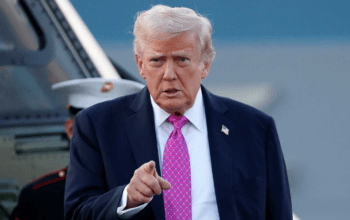 Jelang Pemilu Paruh Waktu AS, Popularitas Donald Trump Merosot ke Level Kritis