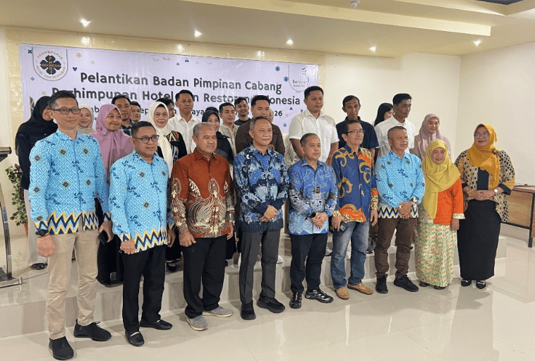 Bupati Natsir Ali Hadiri Pelantikan Pengurus BPC PHRI Kepulauan Selayar, Dorong Sinergi Bangun Pariwisata Hebat