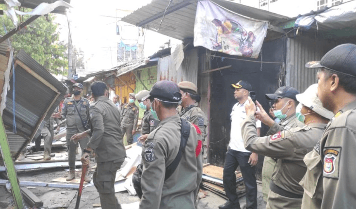 Lapak Berdiri 35 Tahun Ditertibkan, 16 Pedagang di Ujung Tanah Direlokasi