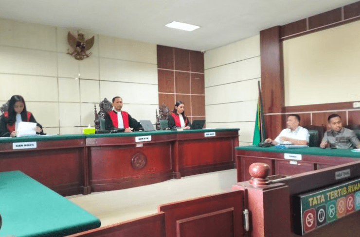 Sidang perkara perdata khusus di Pengadilan Negeri Malili, Rabu (20/5/2026), dengan agenda pemeriksaan surat dan saksi, dipimpin Hakim Ketua Pascalis Jiwandono bersama hakim anggota Kartika Sari Putri dan Kristin Pebiyana.