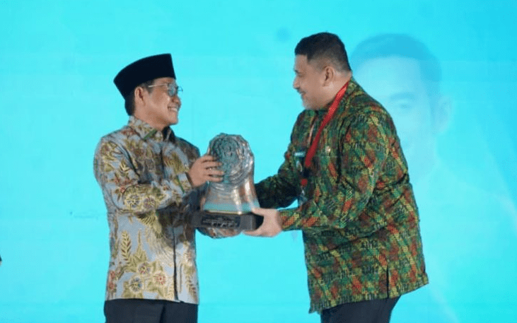 Wali Kota Munafri Terima Penghargaan Paritrana Award