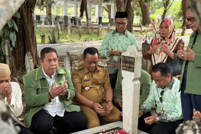Bupati dan KKLR Sulsel Ziarah ke Makam Tokoh Pejuang Daerah