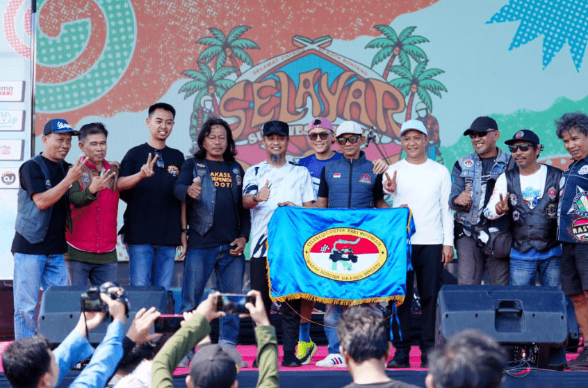 Gubernur Sulawesi Selatan Andi Sudirman Sulaiman secara resmi membuka kegiatan Celebes Scooter Party XIX 2026 yang digelar di Lapangan Pemuda Benteng, Kabupaten Kepulauan Selayar, Sabtu (6/6/2026).