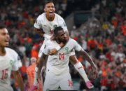 Diop selebrasi usai cetak gol ke gawang Belanda (foto: FIFA)