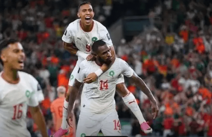 Diop selebrasi usai cetak gol ke gawang Belanda (foto: FIFA)