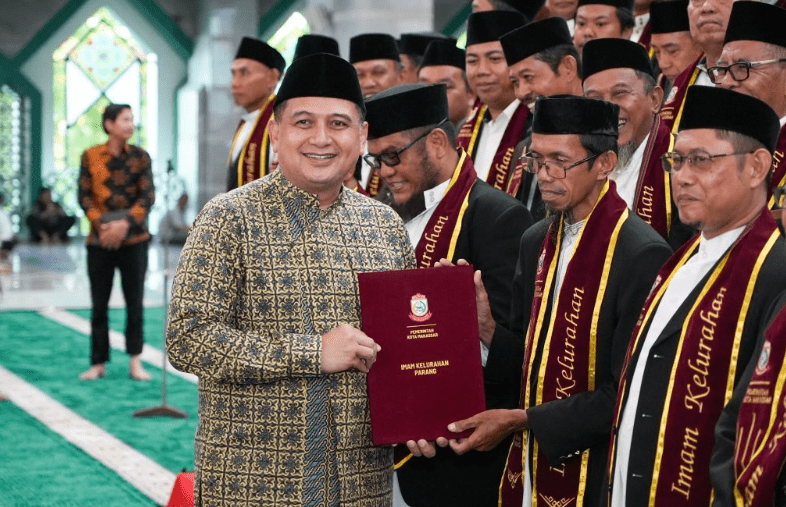 Munafri Lantik 153 Imam Kelurahan, Akan Dapat Insentif dan Perlindungan BPJS Ketenagakerjaan