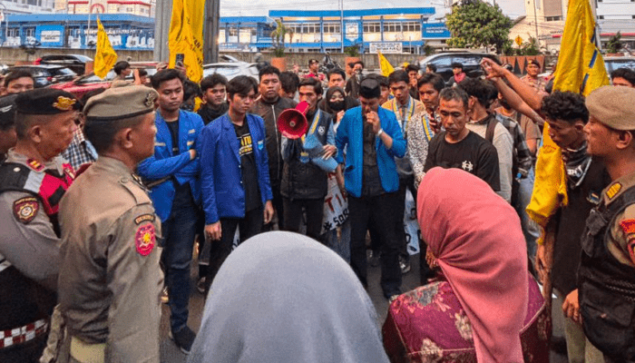 PMII Makassar Kecewa DPRD Sulsel Tak Temui Massa Aksi Reformasi Jilid II