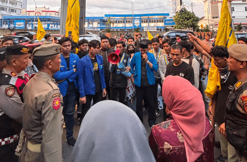 PMII Makassar Kecewa DPRD Sulsel Tak Temui Massa Aksi Reformasi Jilid II