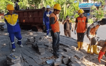Pemkot Makassar Kini Benahi Trotoar dan Drainase Bulogading