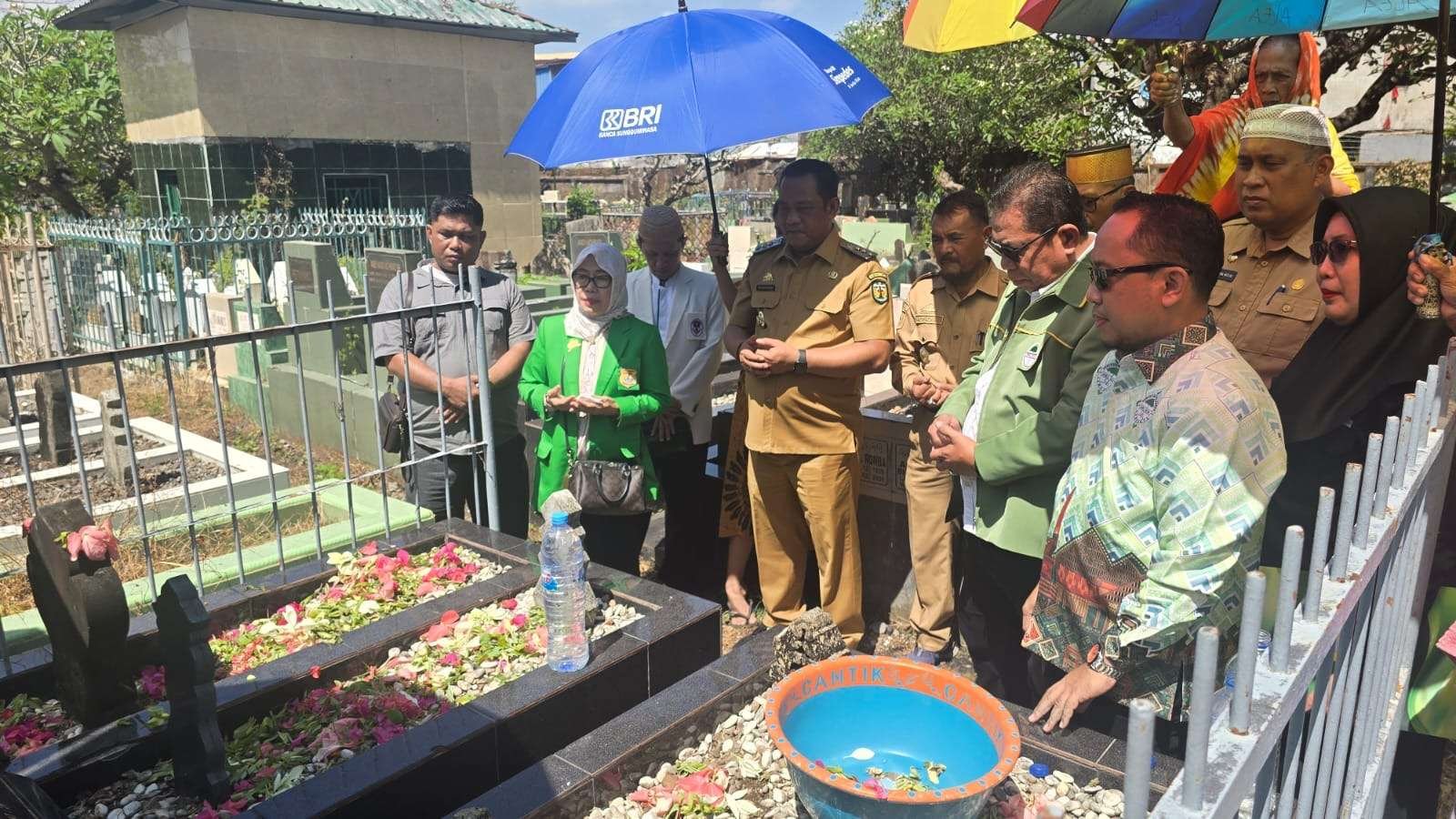 Ziarah Bupati Luwu dan KKLR Sulsel ke Makam Andi Rompegading di Pekuburan Arab Bontoala Makassar, Senin (22/6/2026).