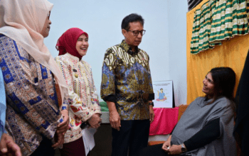 Aliyah Mustika Ilham Dampingi Menteri Kesehatan RI Tinjau Kompleks Kusta Jongaya