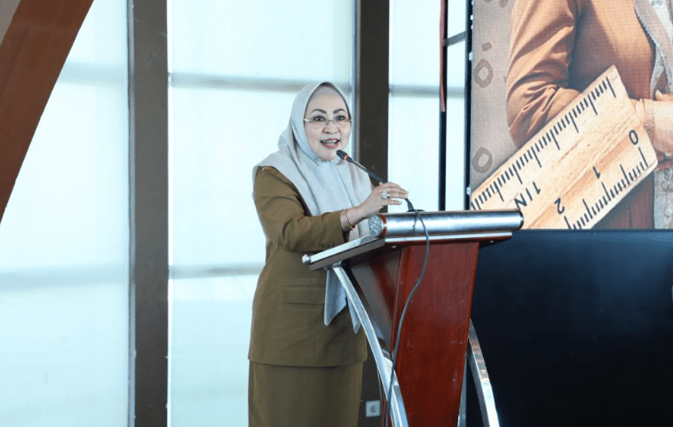 Kepala Dinas Perpustakaan Kota Makassar, Dr. Aryati Puspasari Abady