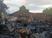 Kebakaran Hanguskan Dua Rumah di Polewali, Sinergi Damkar, TNI, dan Brimob Cegah Api Meluas