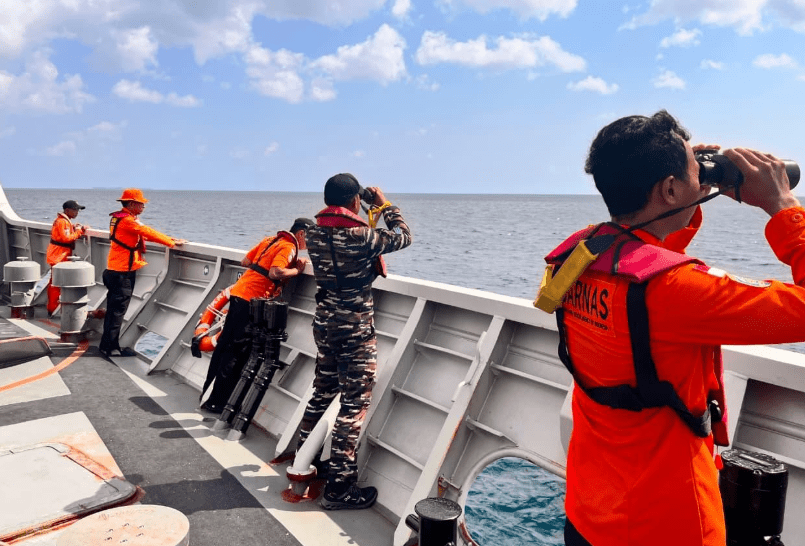 Operasi SAR KLM Nurul Salsa 01, TNI AL Kodaeral VI KRI Marlin-877 Sisir Perairan Selayar Sulsel