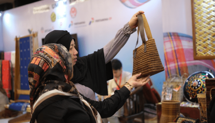 PT Vale Kenalkan Anyaman Teduhu di Dekranas 2026, Dorong Regenerasi Pengrajin Muda