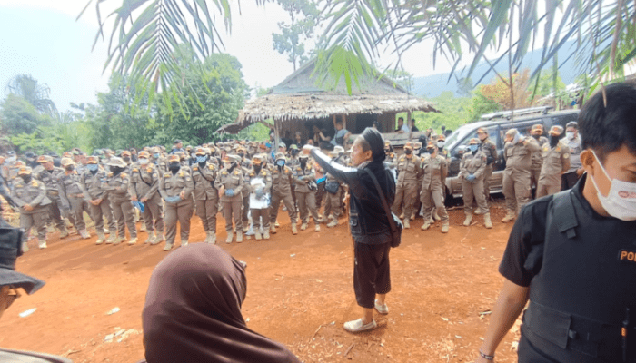 Bentrok Warnai Pengosongan Laoli di Luwu Timur, Warga dan Aparat Terlibat Aksi Saling Dorong