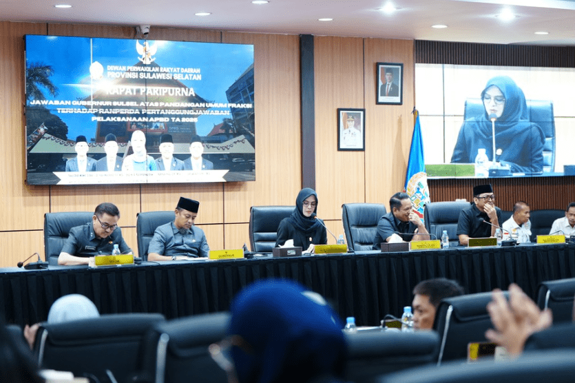 Rapat Paripurna DPRD Sulsel yang digelar di Kantor Dinas Bina Marga dan Bina Konstruksi Sulsel, Rabu (1/7/2026).