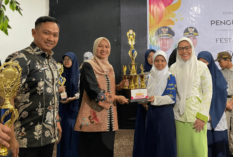 Sejumlah siswa jenjang Sekolah Dasar (SD) dan Sekolah Menengah Pertama (SMP) berhasil melaju sebagai finalis Festival Lomba Seni dan Sastra Siswa Nasional (FLS3N) Tingkat Nasional Tahun 2026.