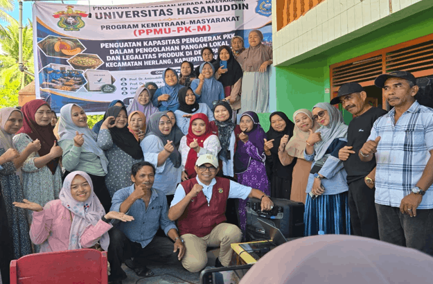 Universitas Hasanuddin Berdampak melalui Pelatihan Pembuatan Biskuit Biji Labu Kuning dan Legalitas Produk bagi Penggerak PKK Desa Pataro