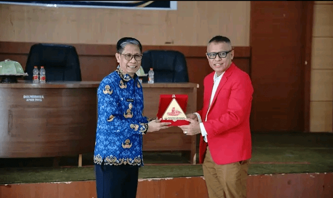 Wakil Bupati Soppeng Buka Pengabdian Masyarakat Pascasarjana FIB Unhas
