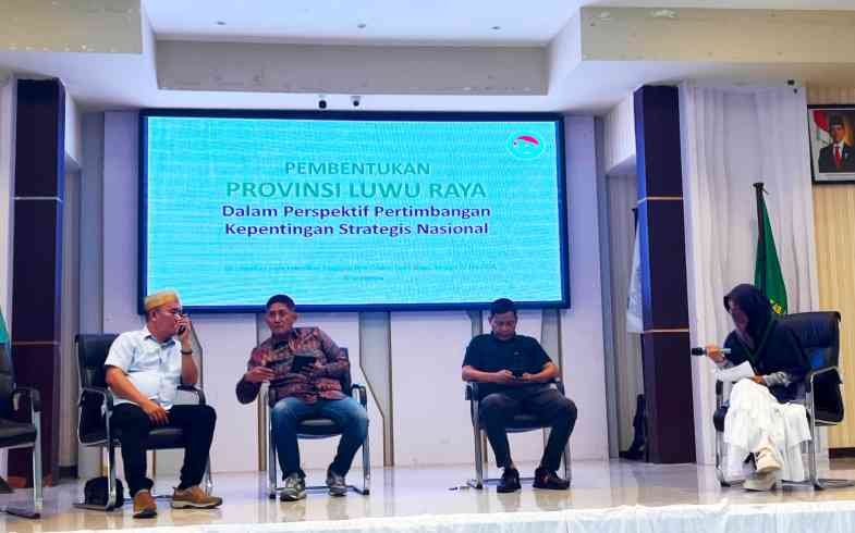 Wakil Sekretaris Badan Pekerja Pembentukan (BPP) Daerah Otonom Baru (DOB) Provinsi Luwu Raya, Udhi Syahruddin Hamun, saat menjadi narasumber pada Dialog Kebangsaan yang dirangkaikan dengan Pelantikan Pengurus HMI Cabang Persiapan Luwu Utara, Rabu (29/7/2026).