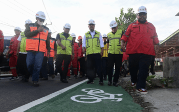 Gubernur Sulawesi Selatan Andi Sudirman Sulaiman