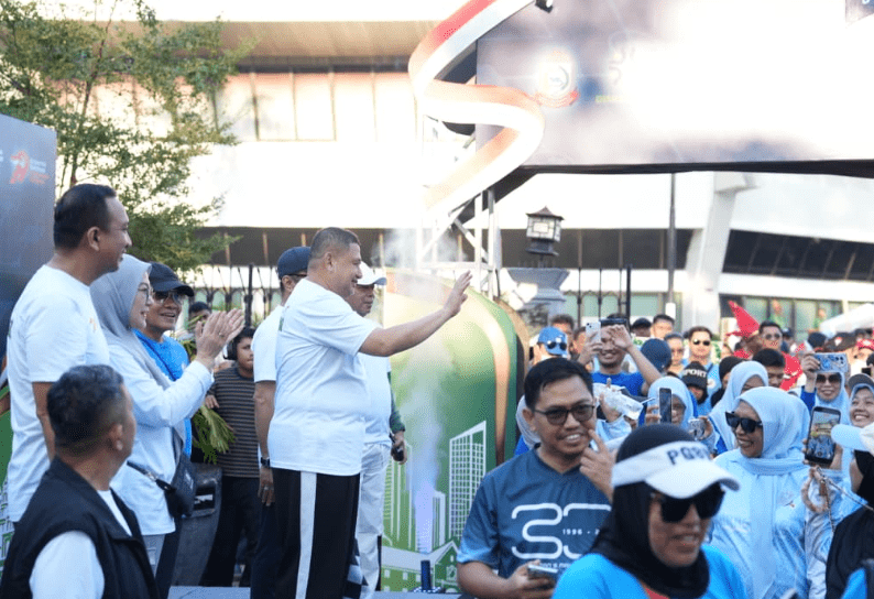 Appi Lepas Ribuan Peserta PPNI Fun Run dan Jalan Sehat Gerakan Koperasi di Makassar