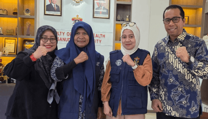 Perkuat Surveilans Kesehatan Pascagempa NTT, FETP Unhas Kirim Dua Mahasiswa ke Manggarai Barat