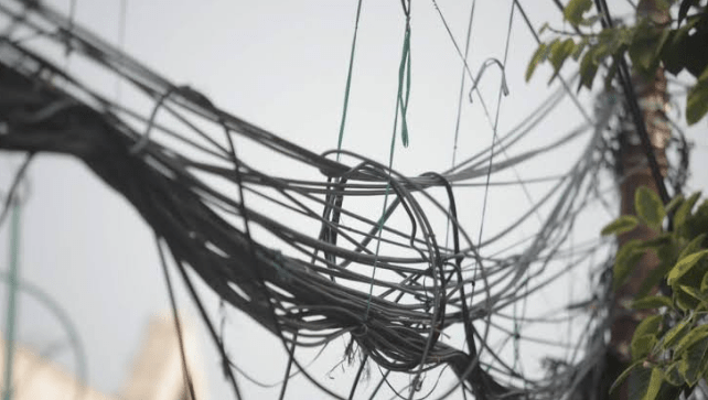 Kabel Semrawut di Kota Makassar