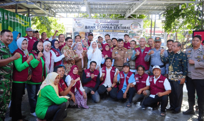 Ketua Dewan Lingkungan Luncurkan Bank Sampah Sektoral Panakkukang