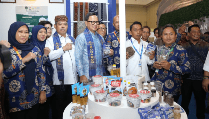Dange Juara Tarik Perhatian Wamendagri Bima Arya di Stand Luwu Timur AOE 2026