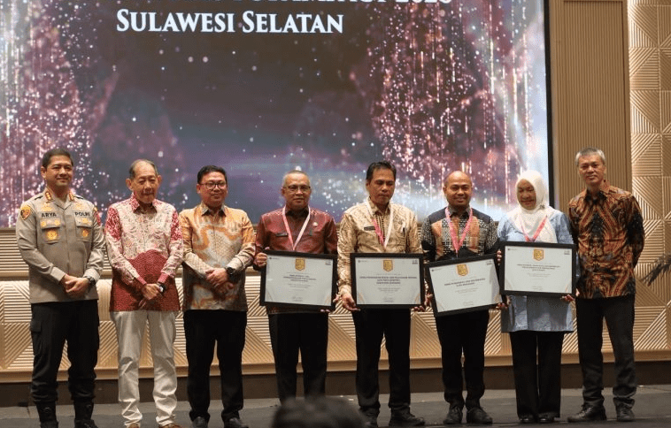 Lontara+ Antarkan Diskominfo Makassar Raih Public Service of the Year Sulsel 2026