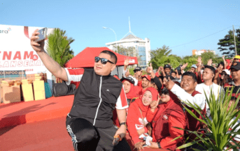 Lepas Jalan Sehat Warga Maccini Sombala, Munafri Ajak Makassar Mulai Kelola Sampah dari Rumah