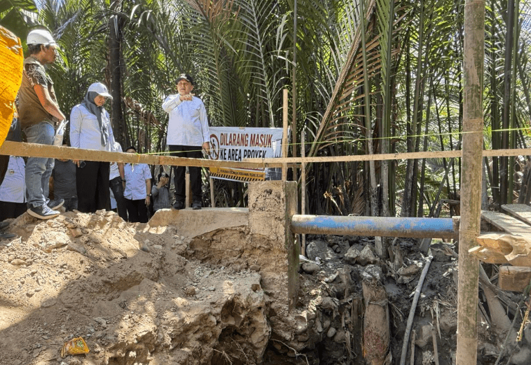 Puluhan Tahun Rusak, Jembatan Kaccia Kini Dibangun