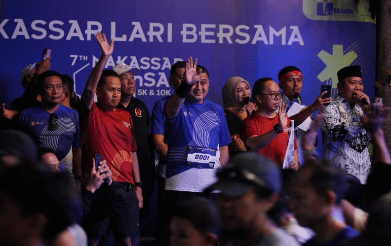 Wali Kota Makassar Lepas Peserta dan Ramaikan Kategori 10K Makassar SMAnSA Run 2026