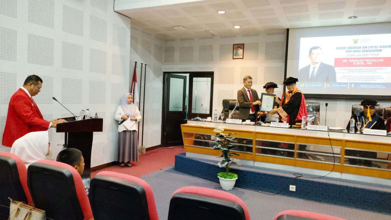 Sekum KAHMI Sulsel Hidayah Muhallim Raih Doktor Sosiologi Unhas